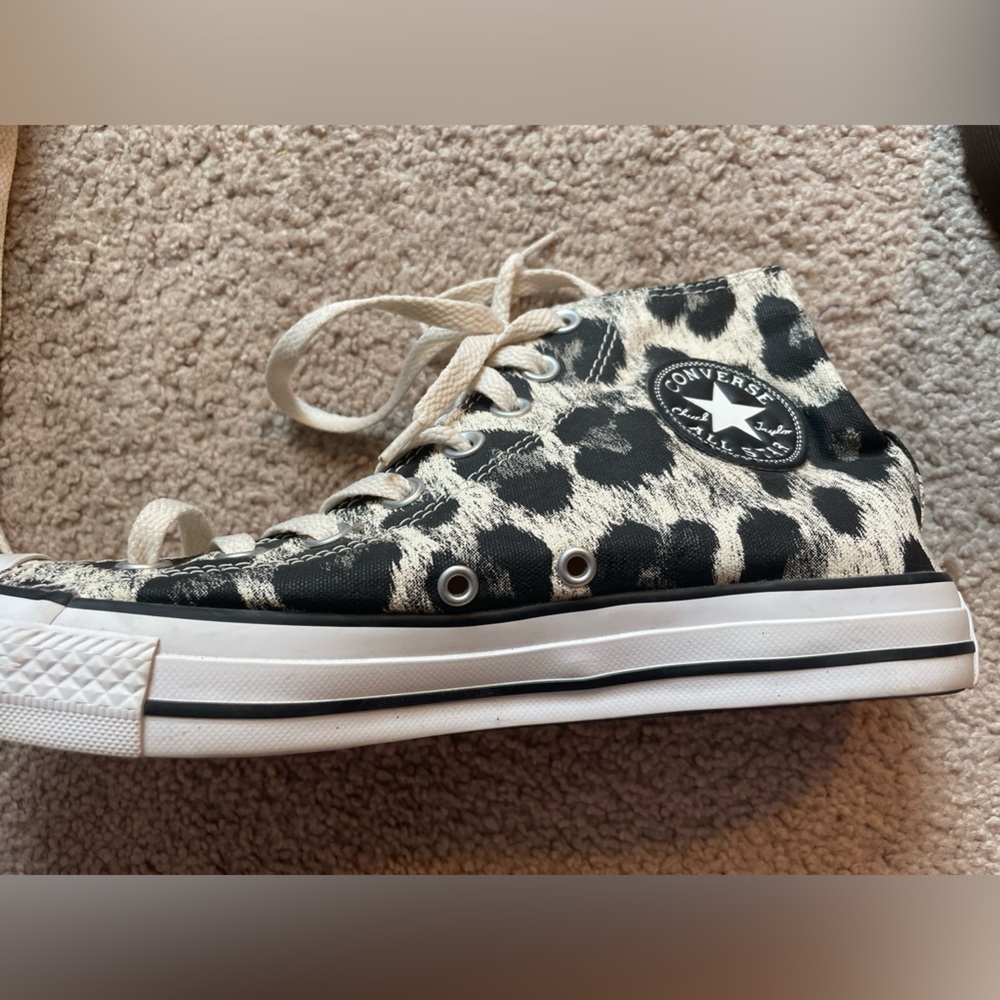 Size 9 All Star Converse - image 1